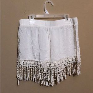 Sweet Journey Boho White Shorts Size Medium